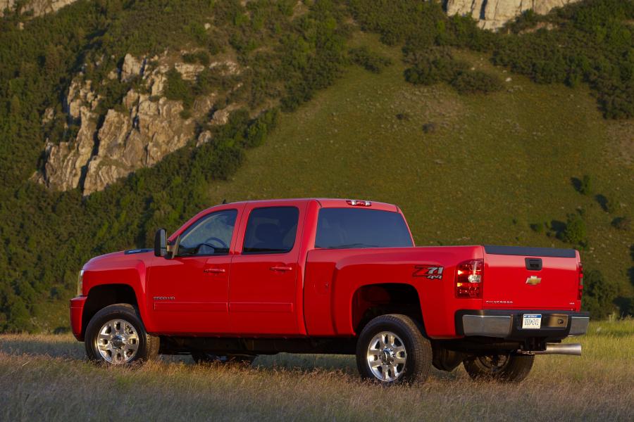  Chevrolet Silverado 2500 HD LTZ Crew Cab Pickup 2012 года  (фото 2 из 4)